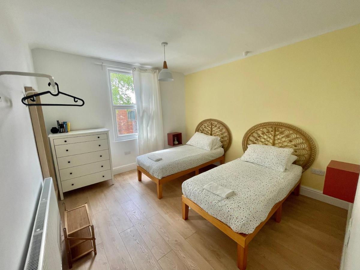 Beautiful Family Home In The Heart Of Swansea Luaran gambar